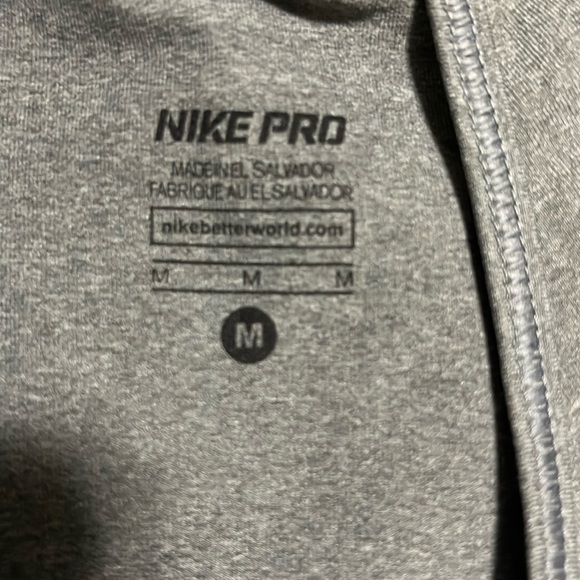 Nike pro T-shirt - Picture 2 of 6